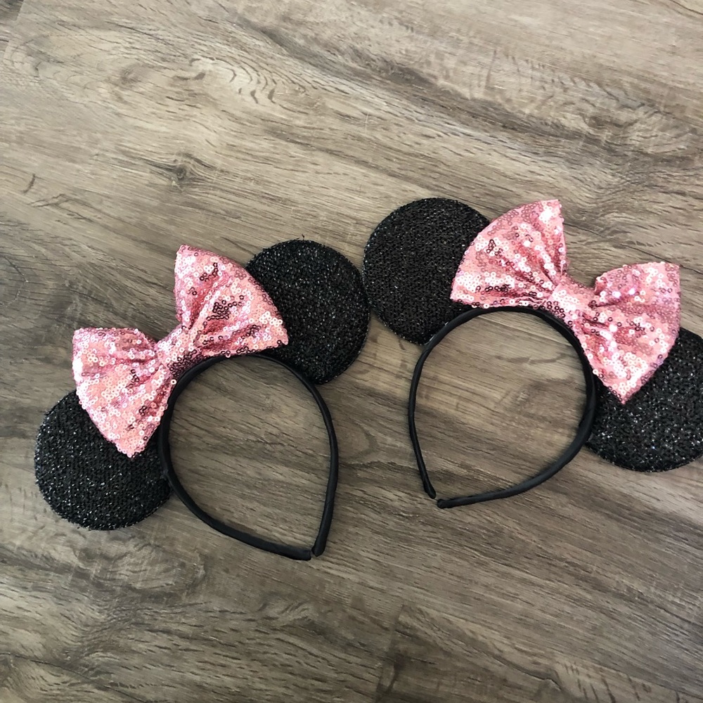 2 Minnie Mouse Disneyland ears headband